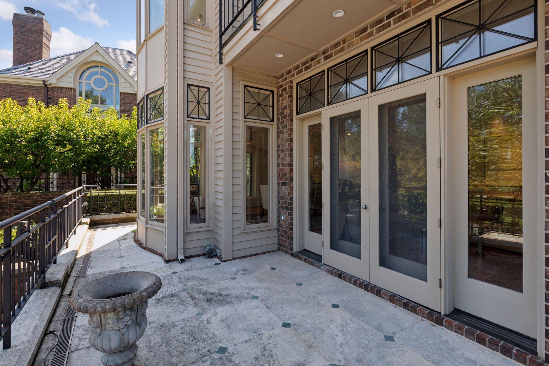 112 Groveland Terrace