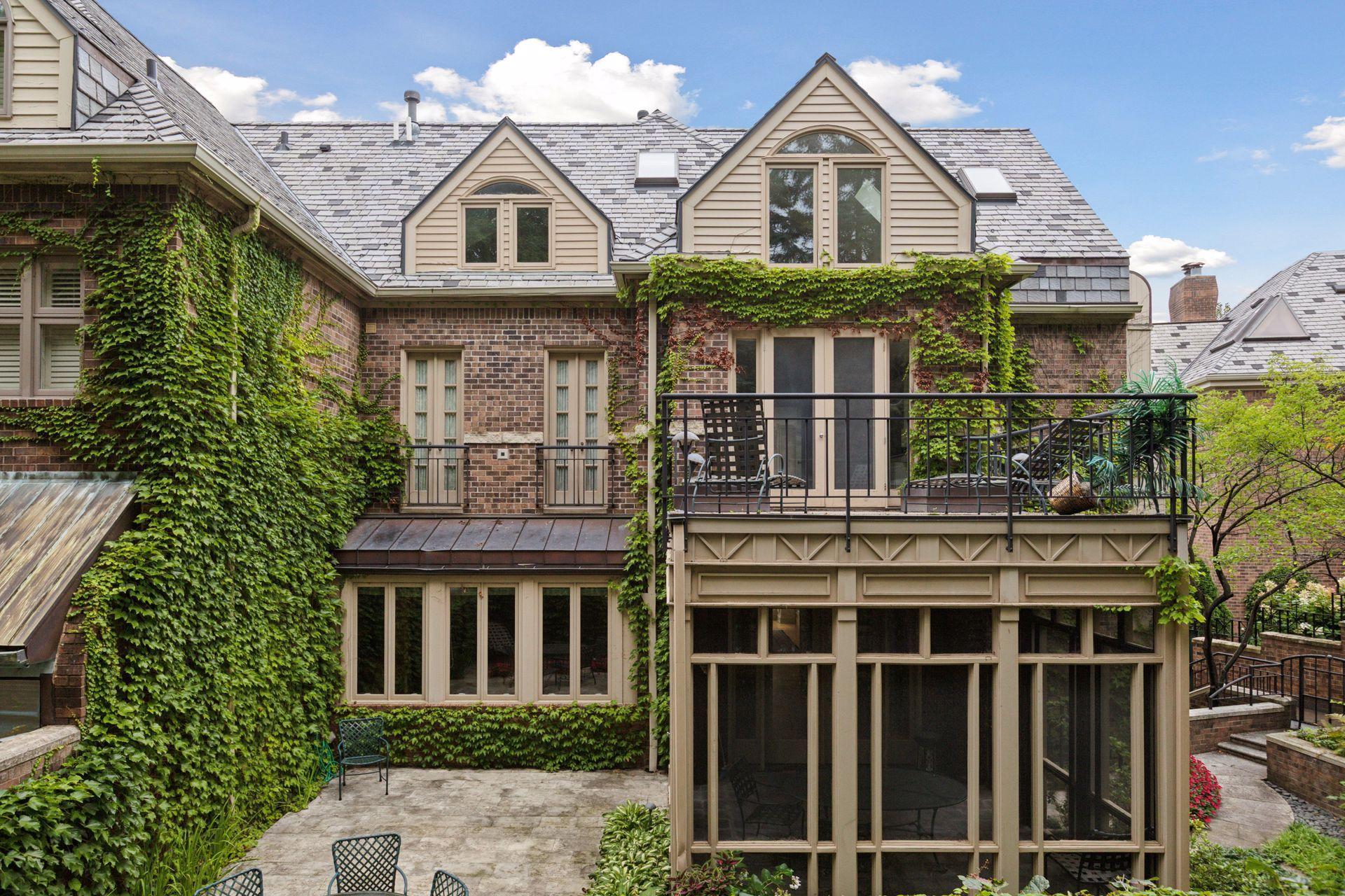 112 Groveland Terrace