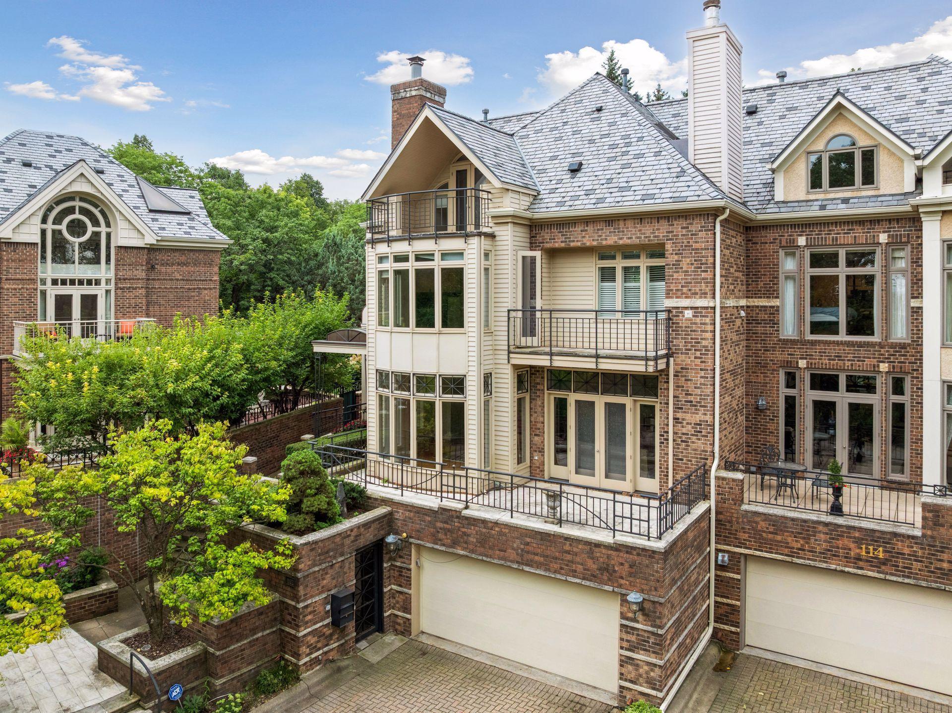 112 Groveland Terrace