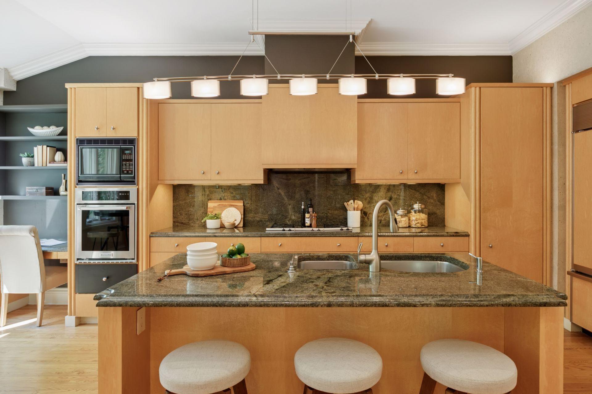 112 Groveland Terrace