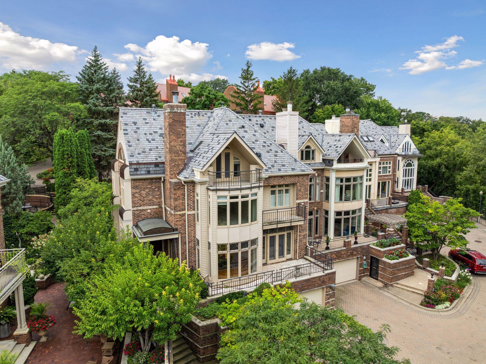112 Groveland Terrace