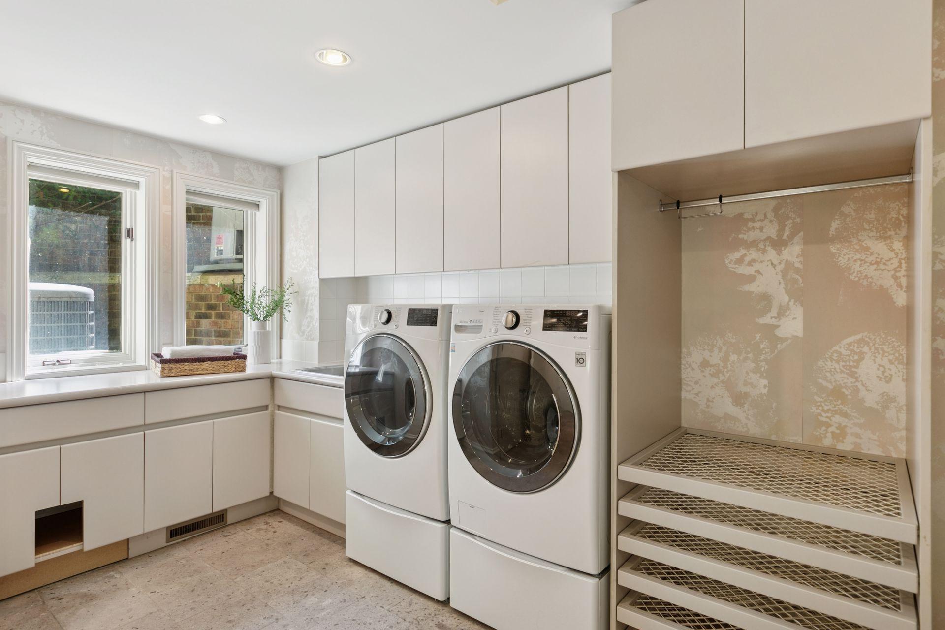 112 Groveland Terrace