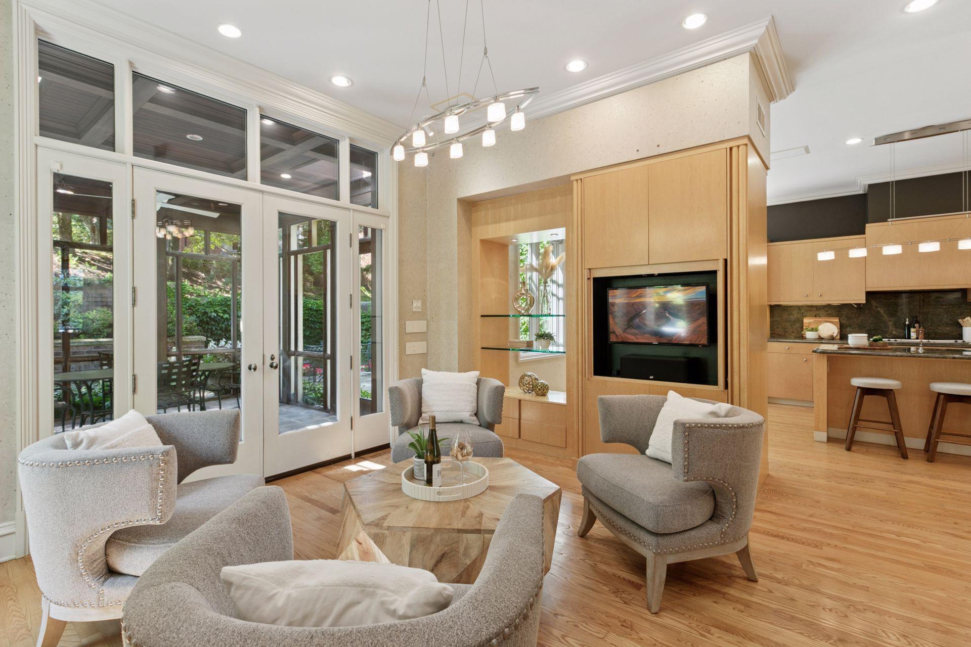 112 Groveland Terrace