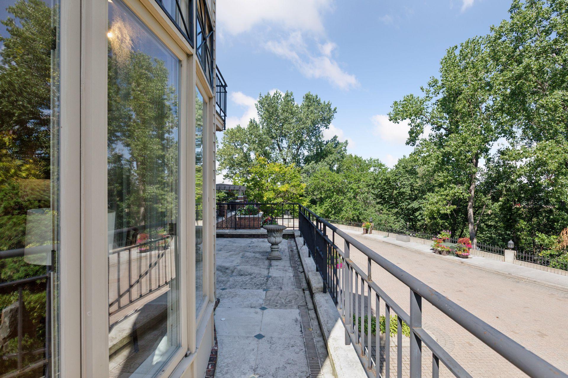 112 Groveland Terrace