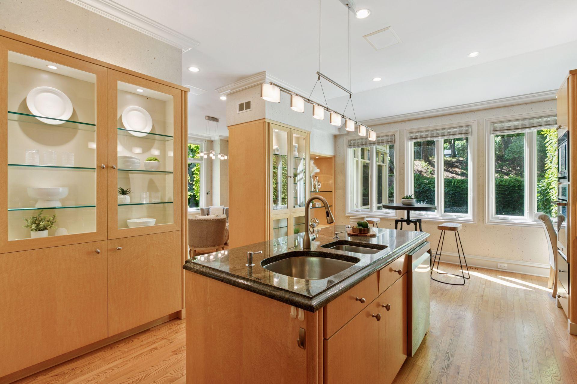 112 Groveland Terrace