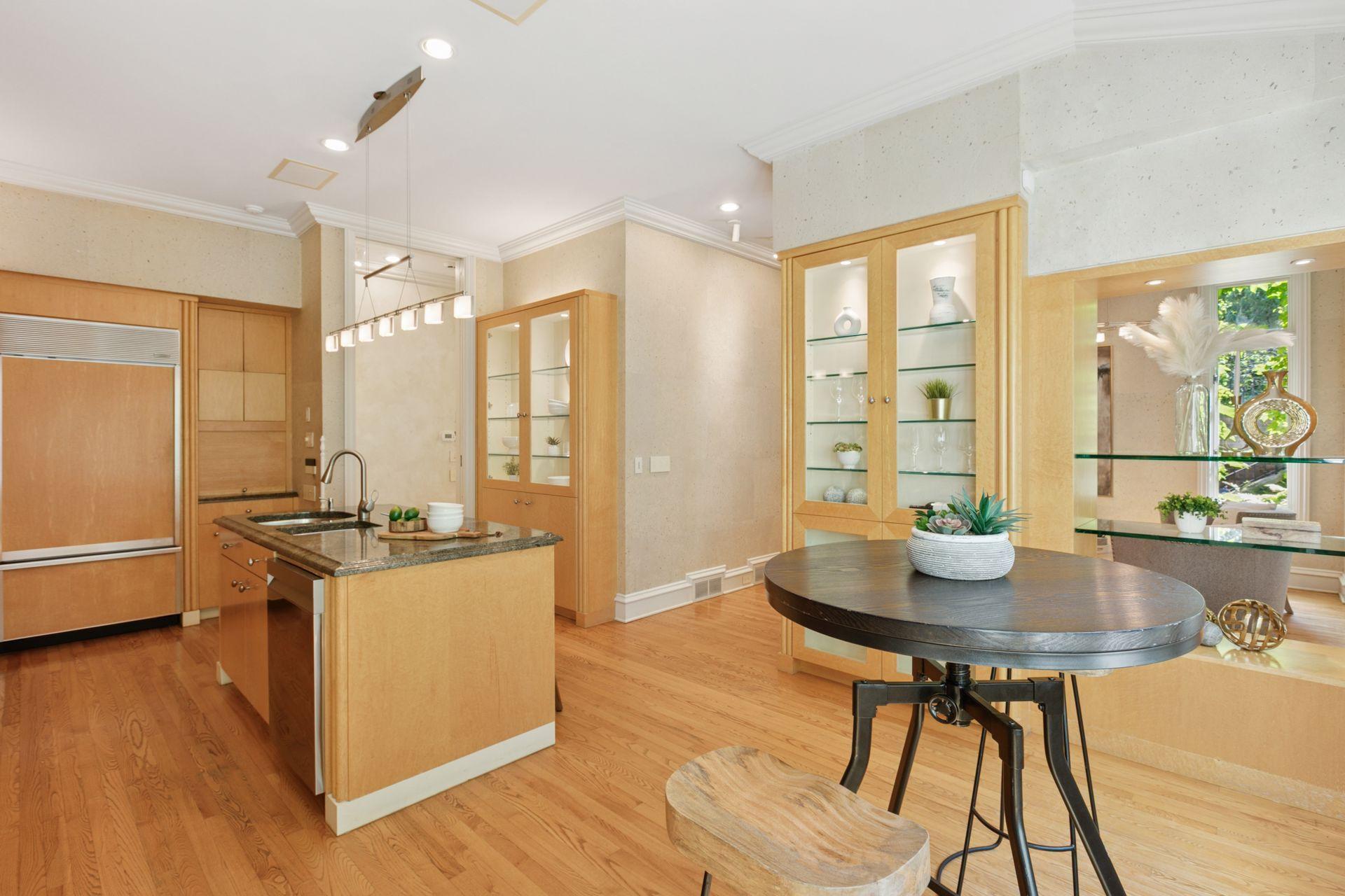 112 Groveland Terrace
