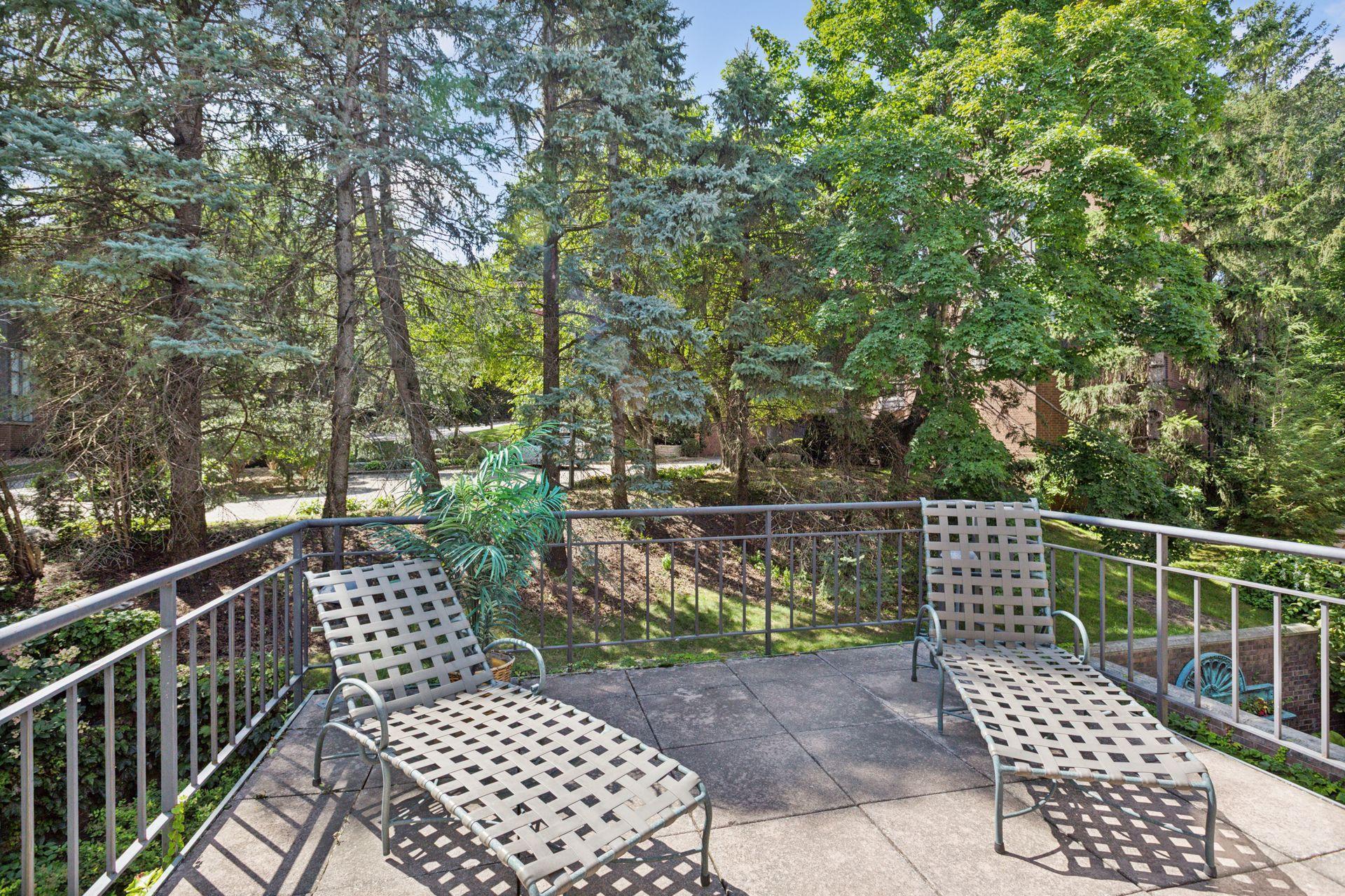 112 Groveland Terrace