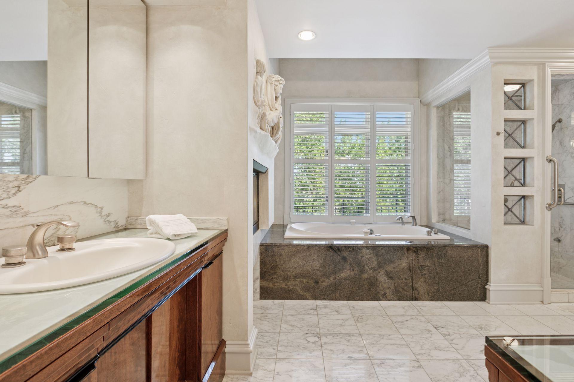 112 Groveland Terrace