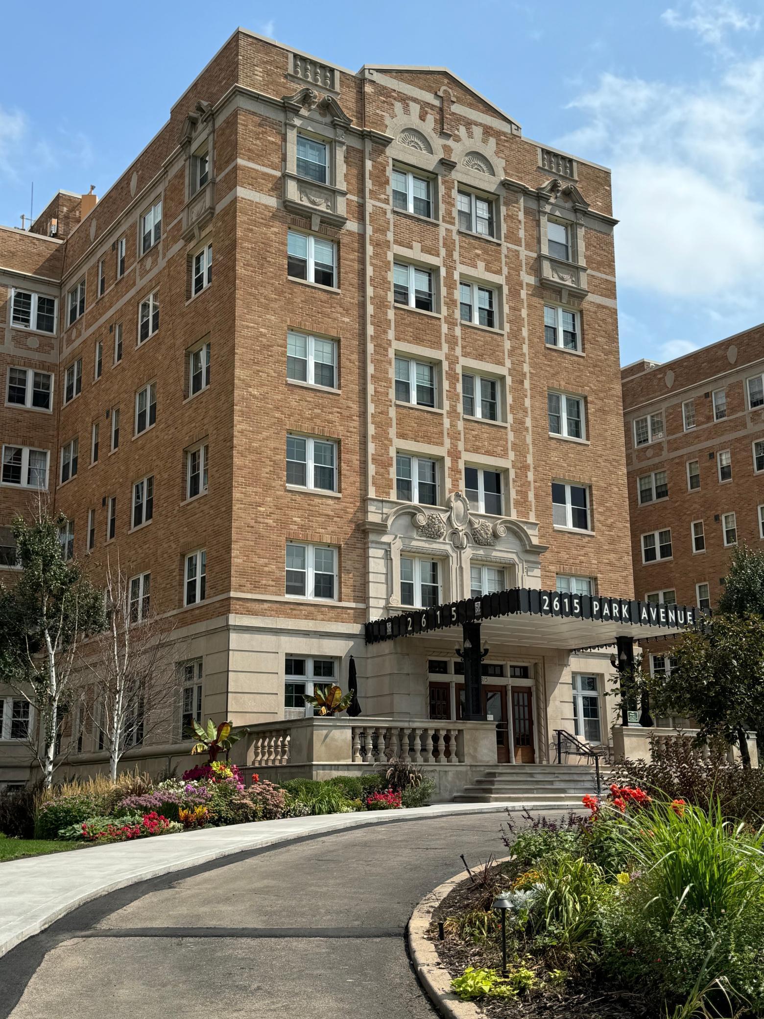 2615 Park Avenue Unit: 214