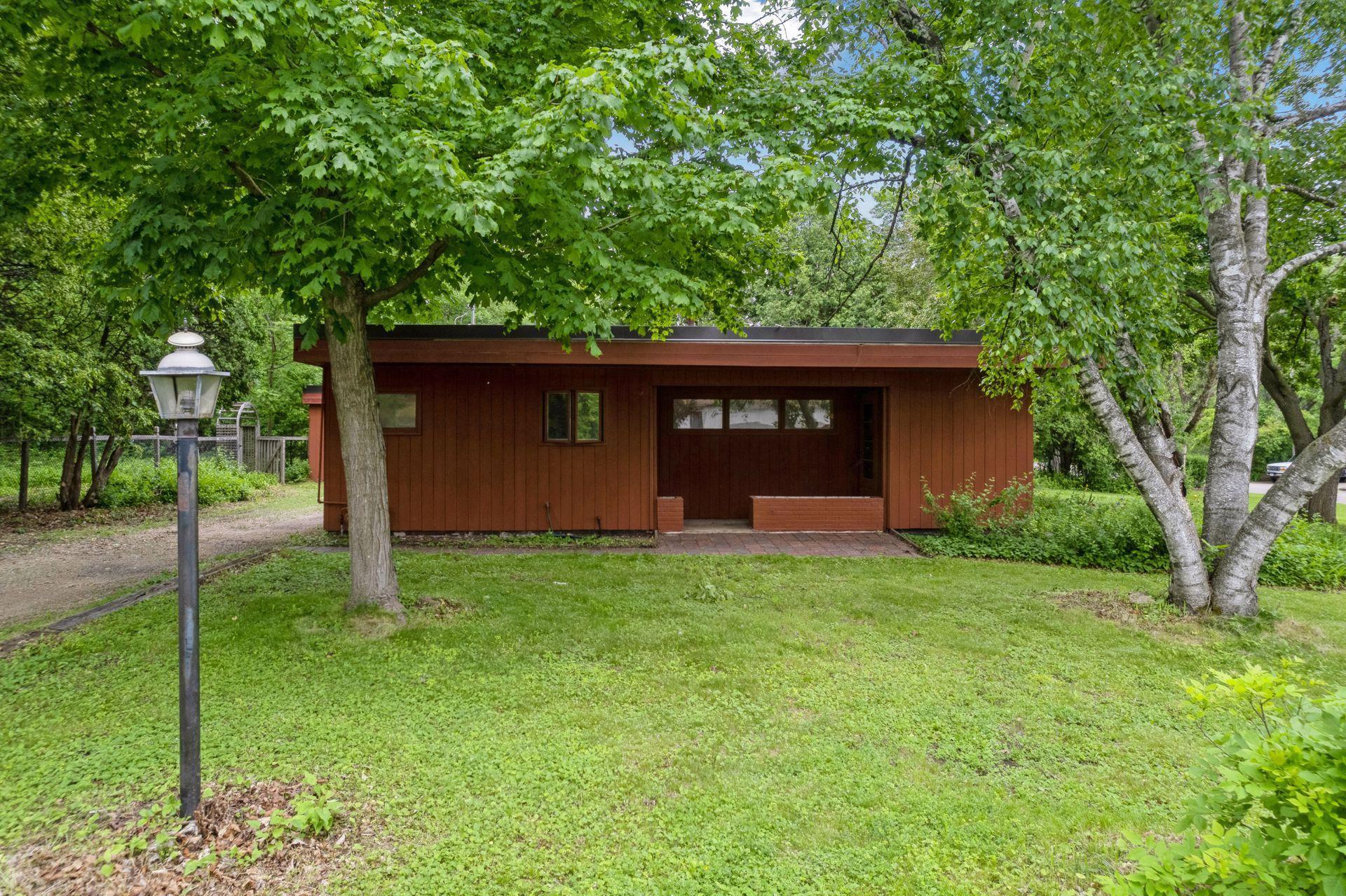10324 Lakeview Drive W