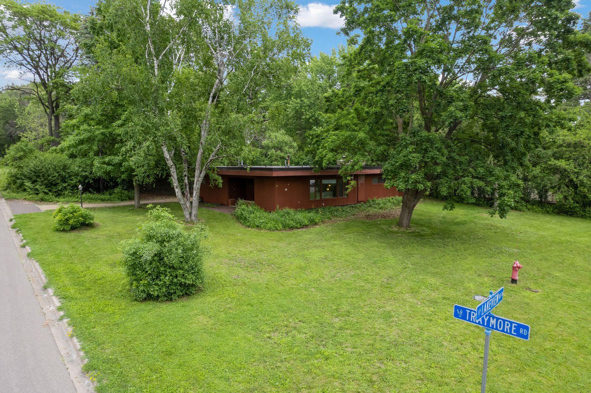 10324 Lakeview Drive W