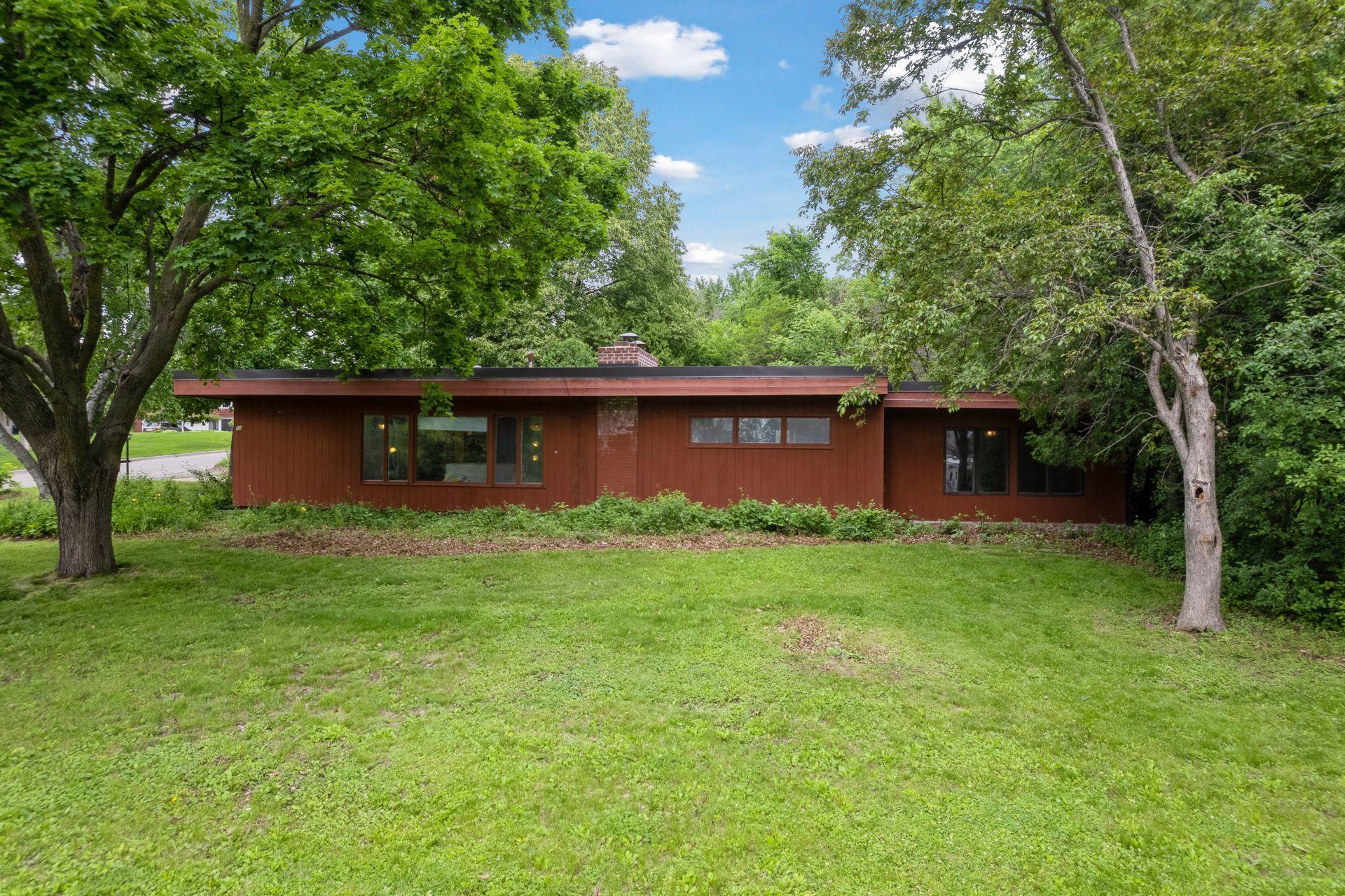 10324 Lakeview Drive W