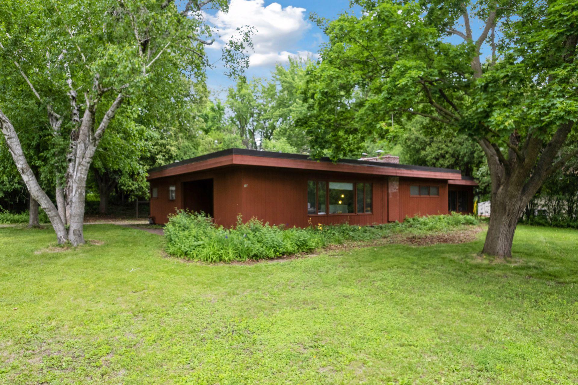 10324 Lakeview Drive W