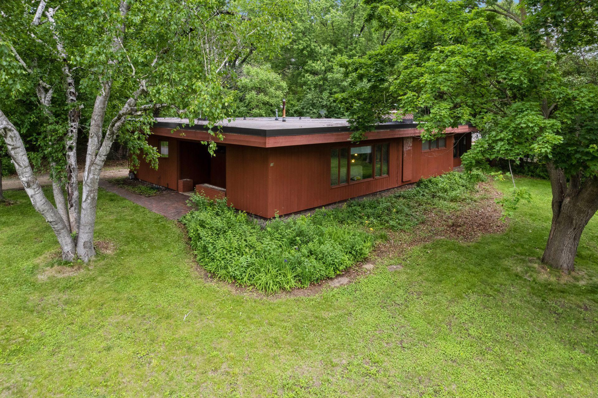 10324 Lakeview Drive W