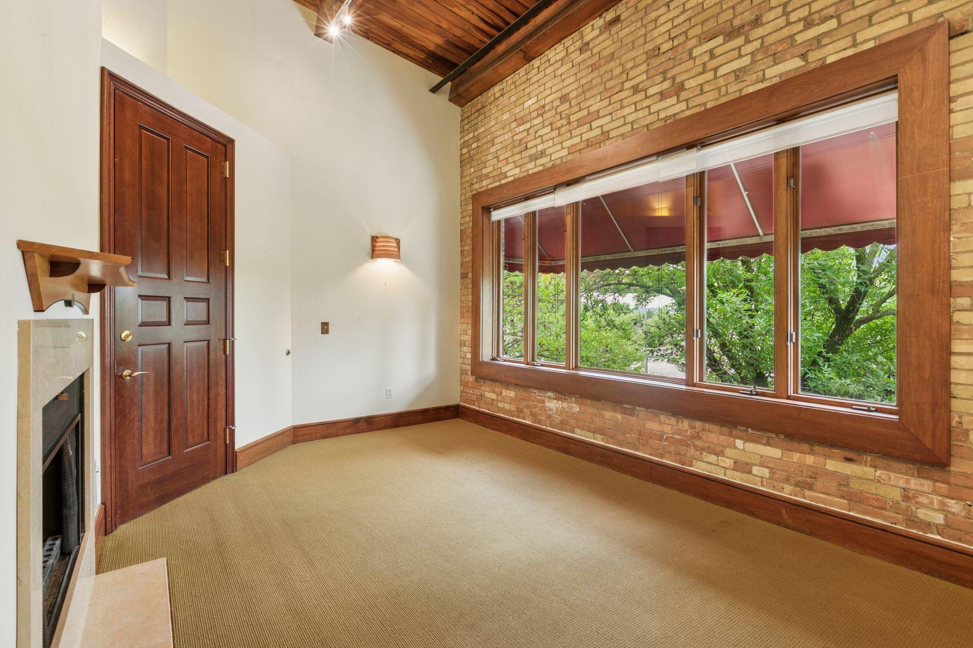 357 Kellogg Boulevard E Unit: 8