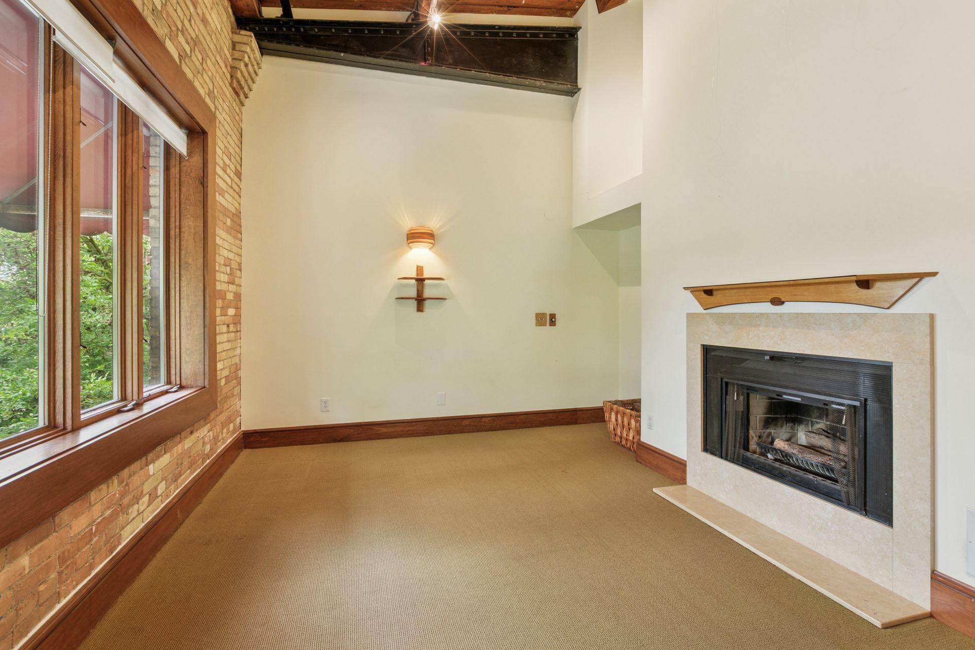 357 Kellogg Boulevard E Unit: 8