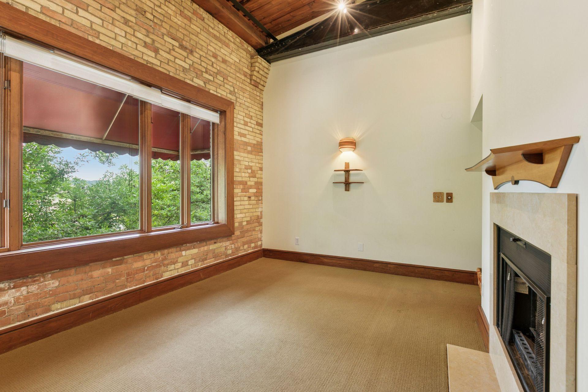 357 Kellogg Boulevard E Unit: 8