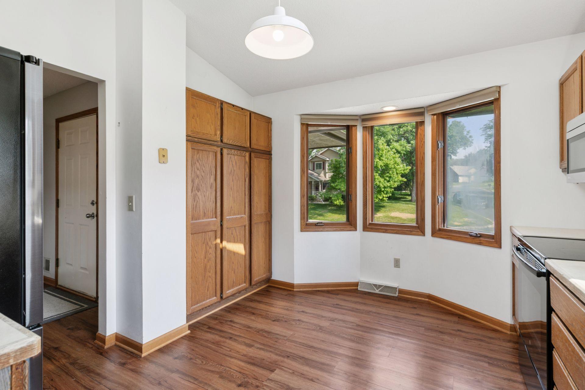 4765 W 143rd Street