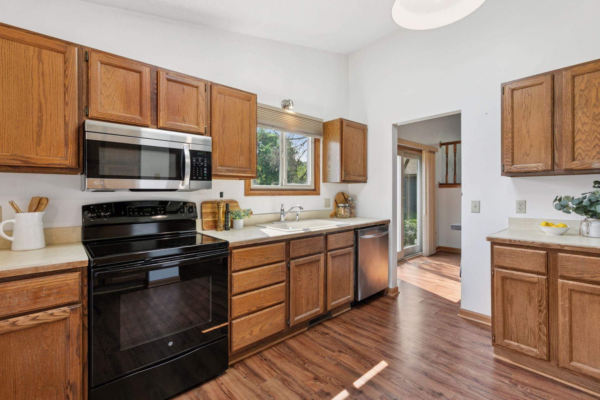 4765 W 143rd Street