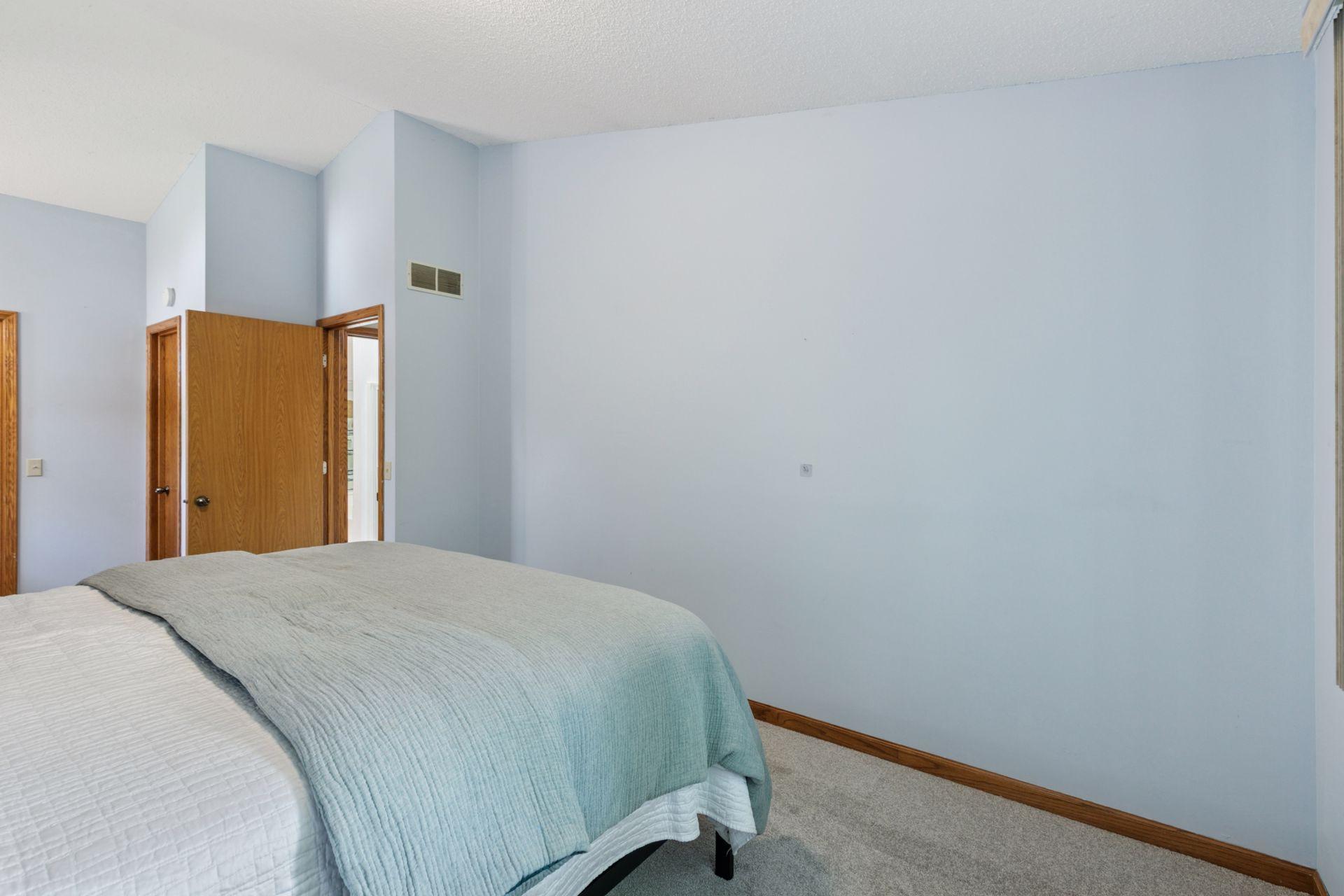 4765 W 143rd Street