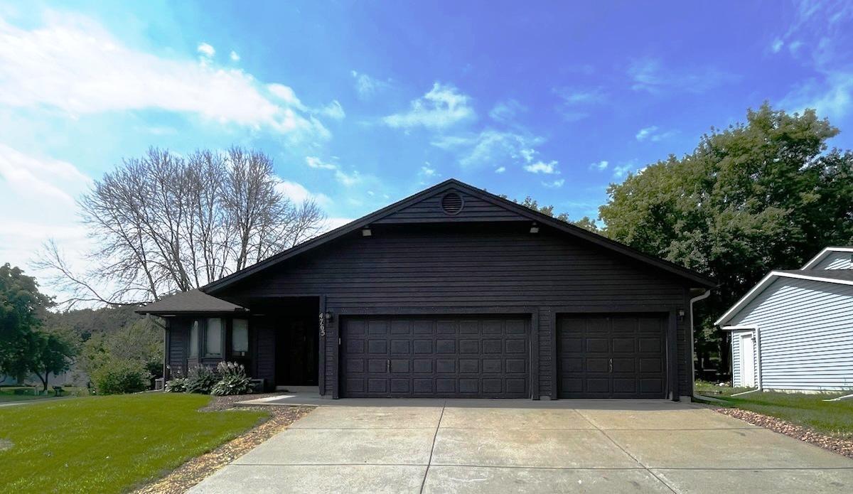 4765 W 143rd Street