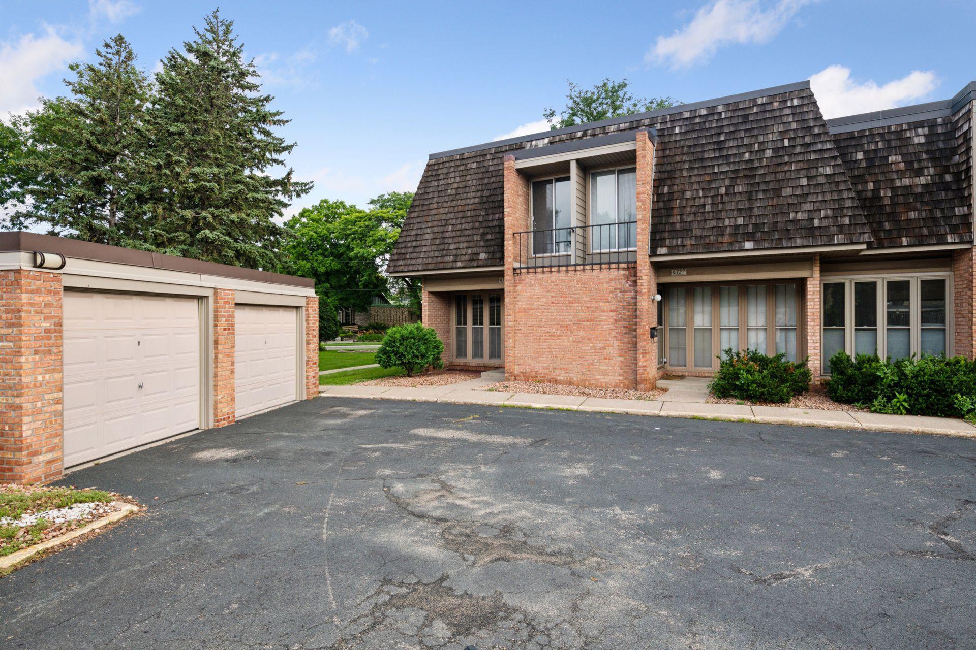 6325 Barrie Road