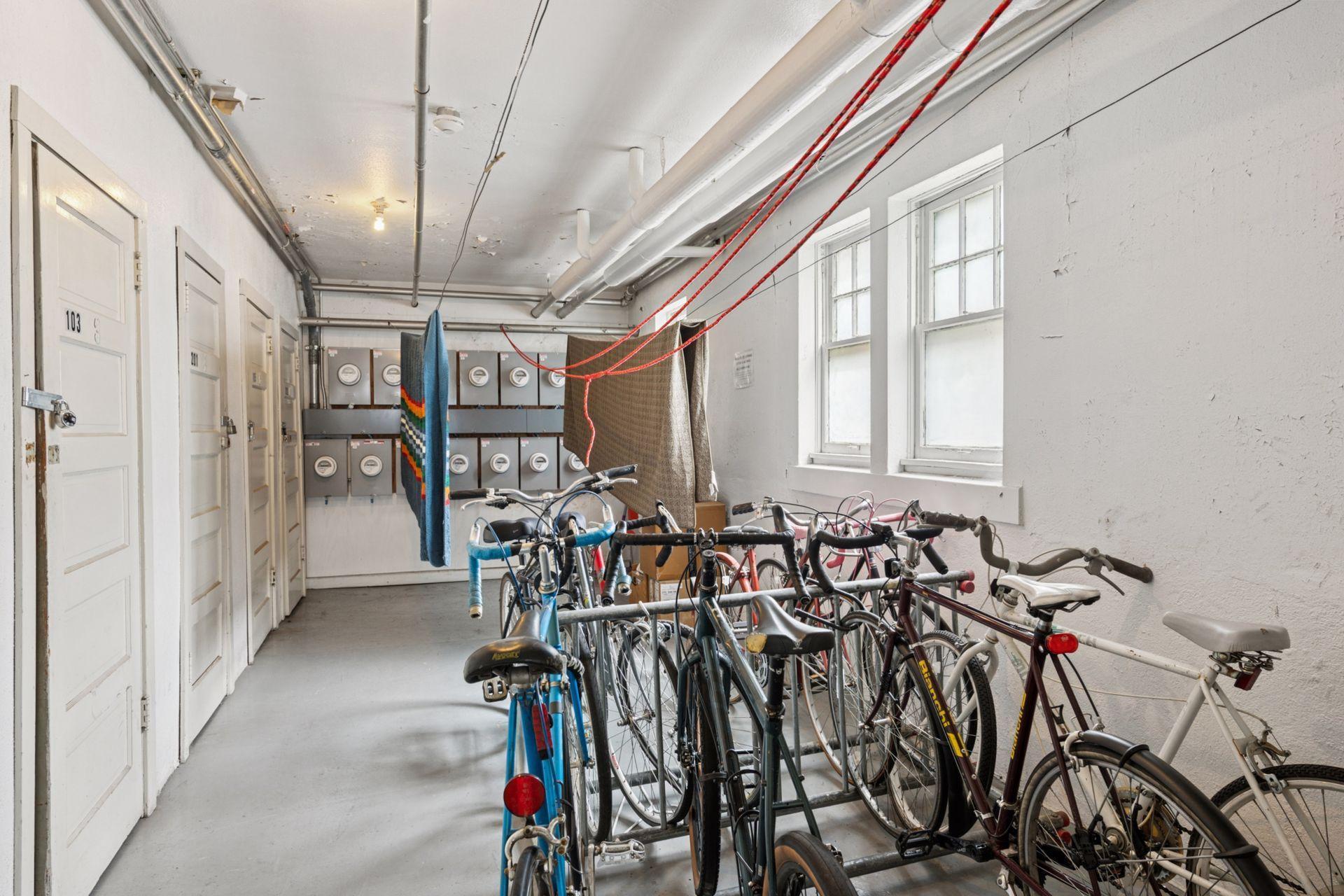 3252 Fremont Avenue S Unit: 103