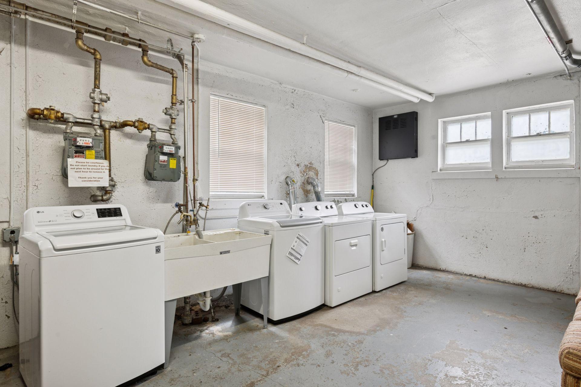 3252 Fremont Avenue S Unit: 103