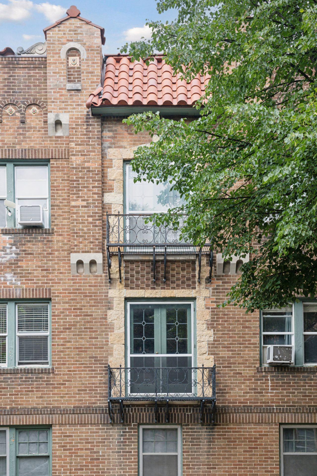 3252 Fremont Avenue S Unit: 103