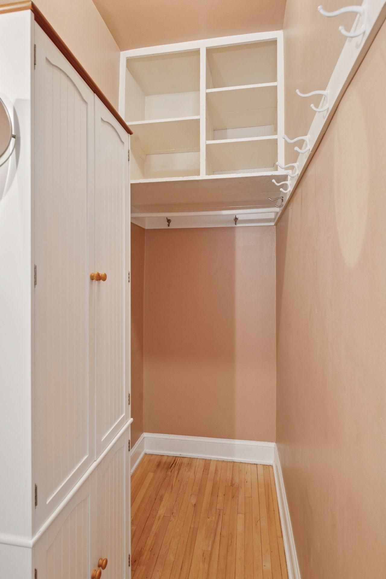 3252 Fremont Avenue S Unit: 103