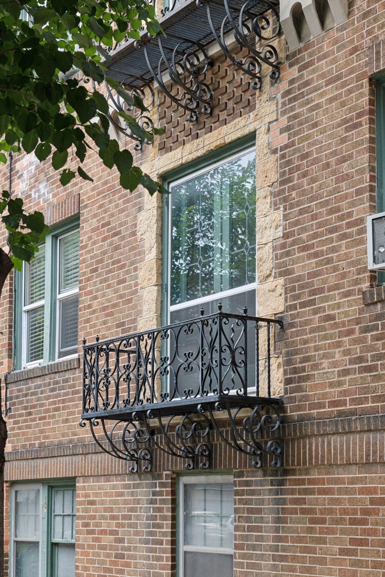 3252 Fremont Avenue S Unit: 103