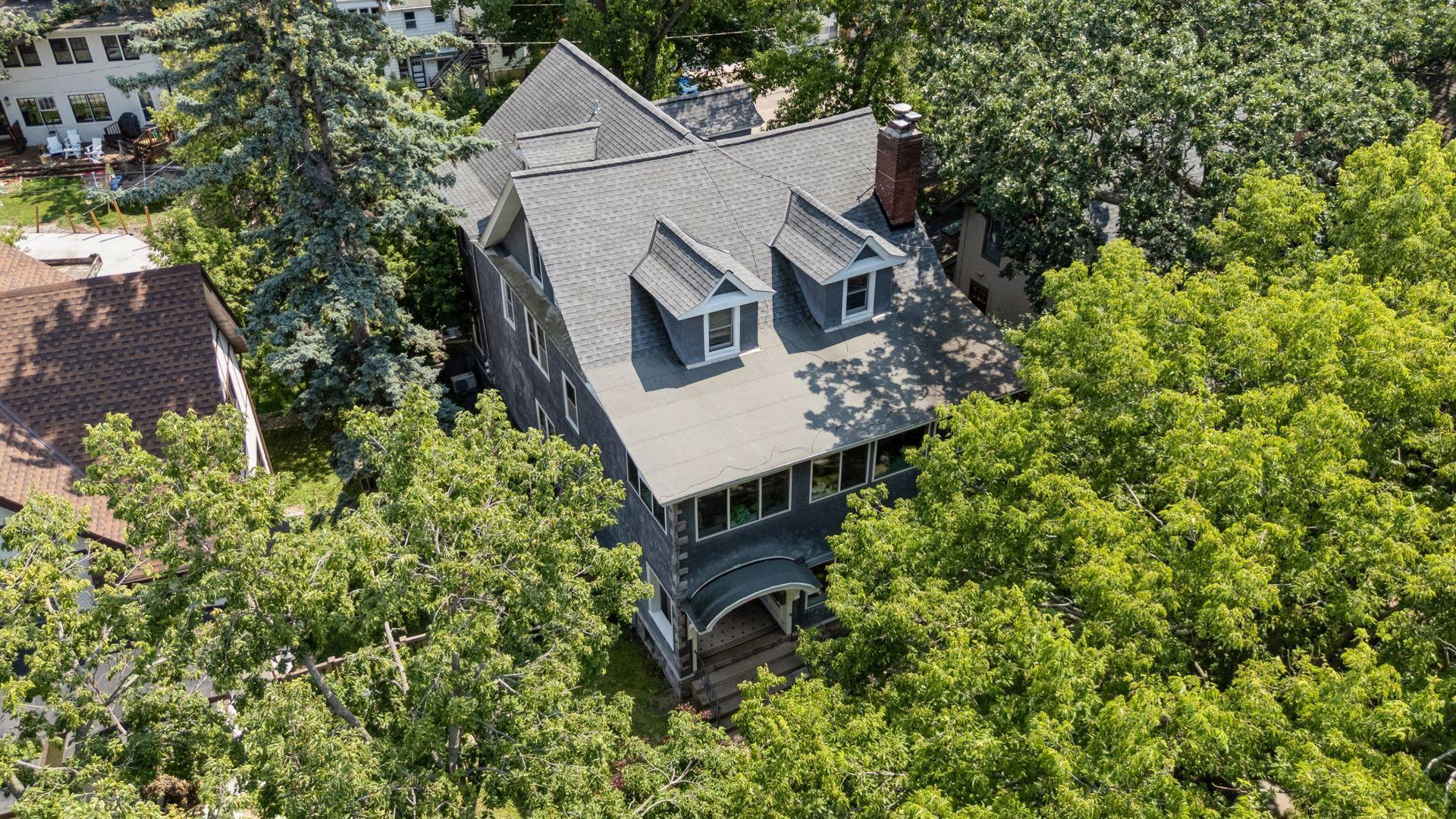 2833 Irving Avenue S