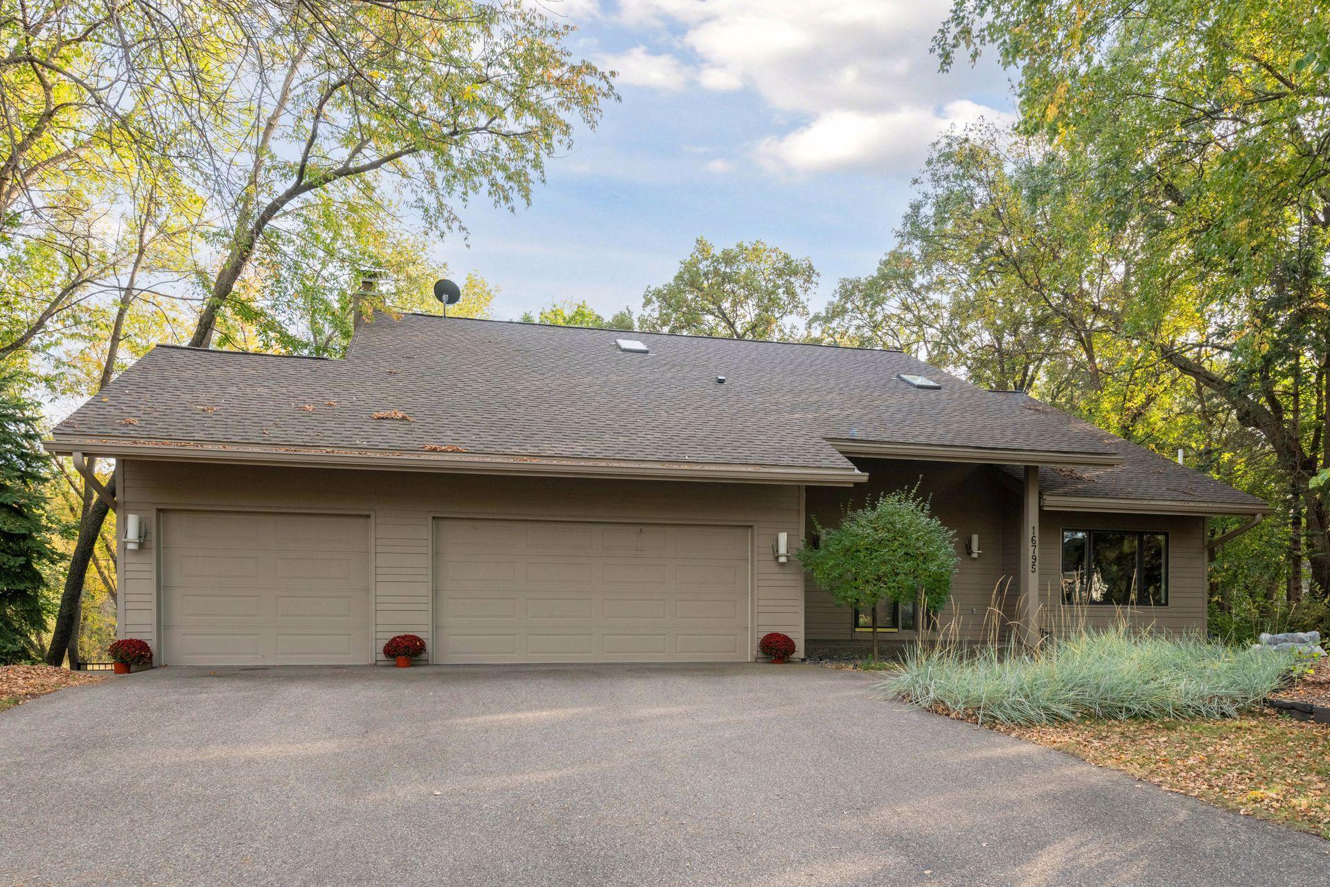 16795 Whittington Walk