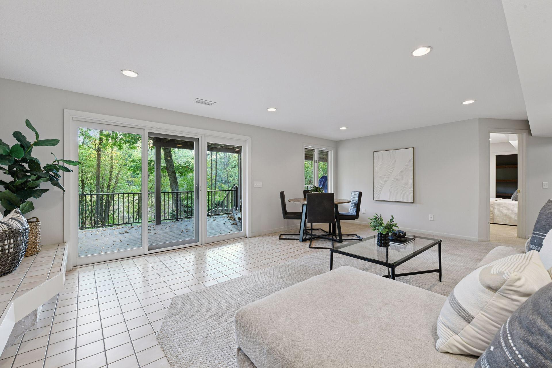 16795 Whittington Walk