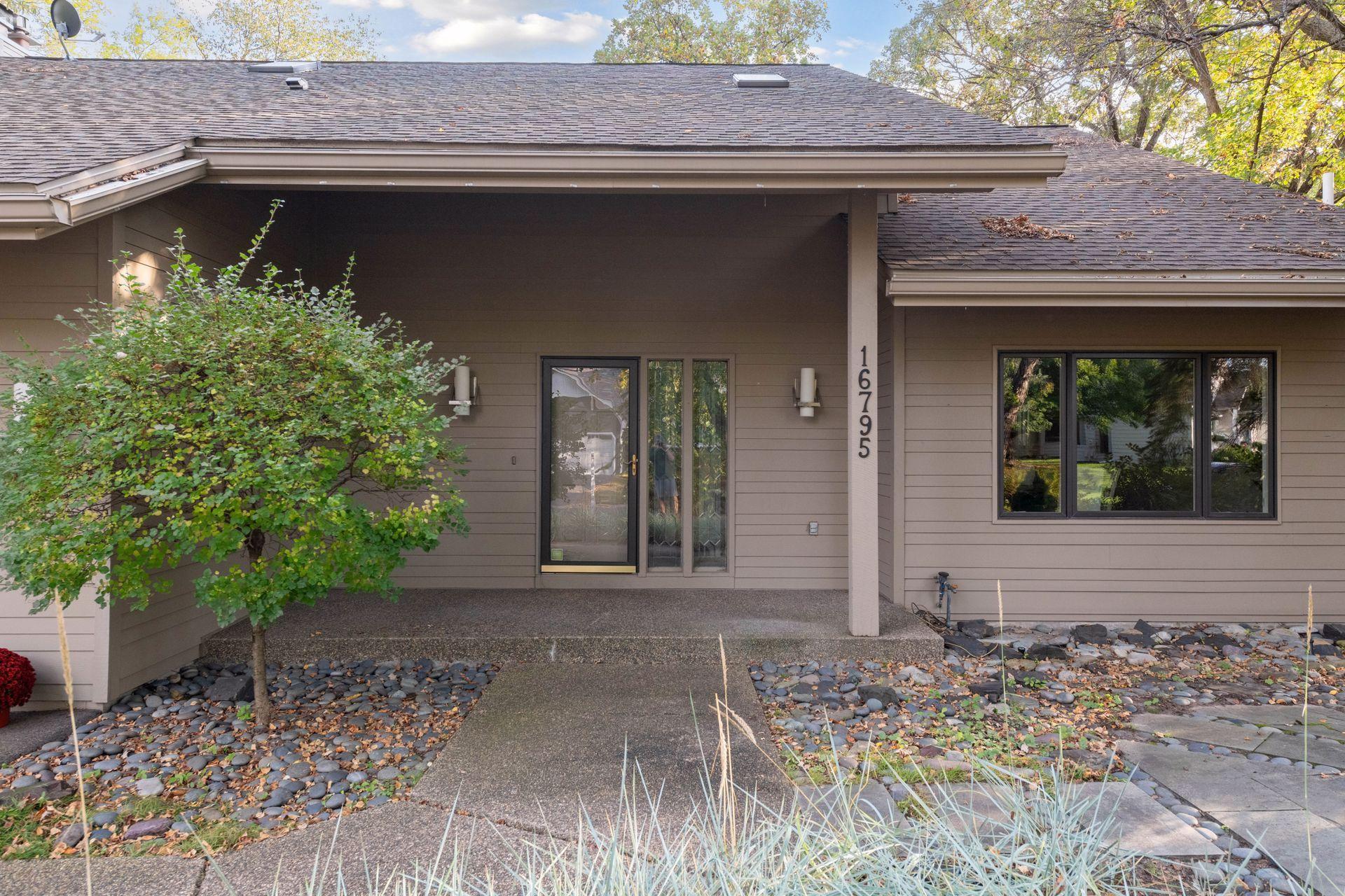 16795 Whittington Walk