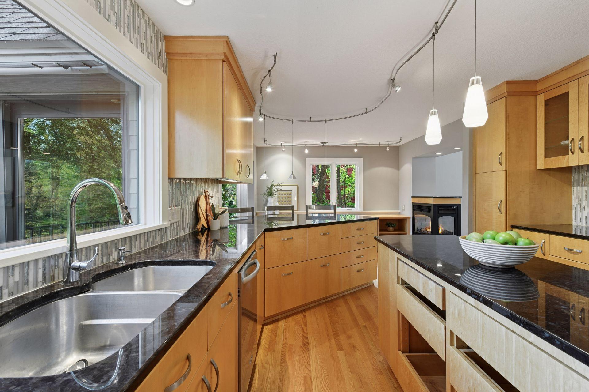 16795 Whittington Walk