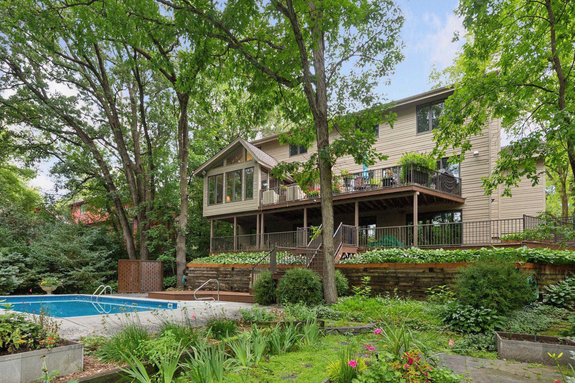 16795 Whittington Walk
