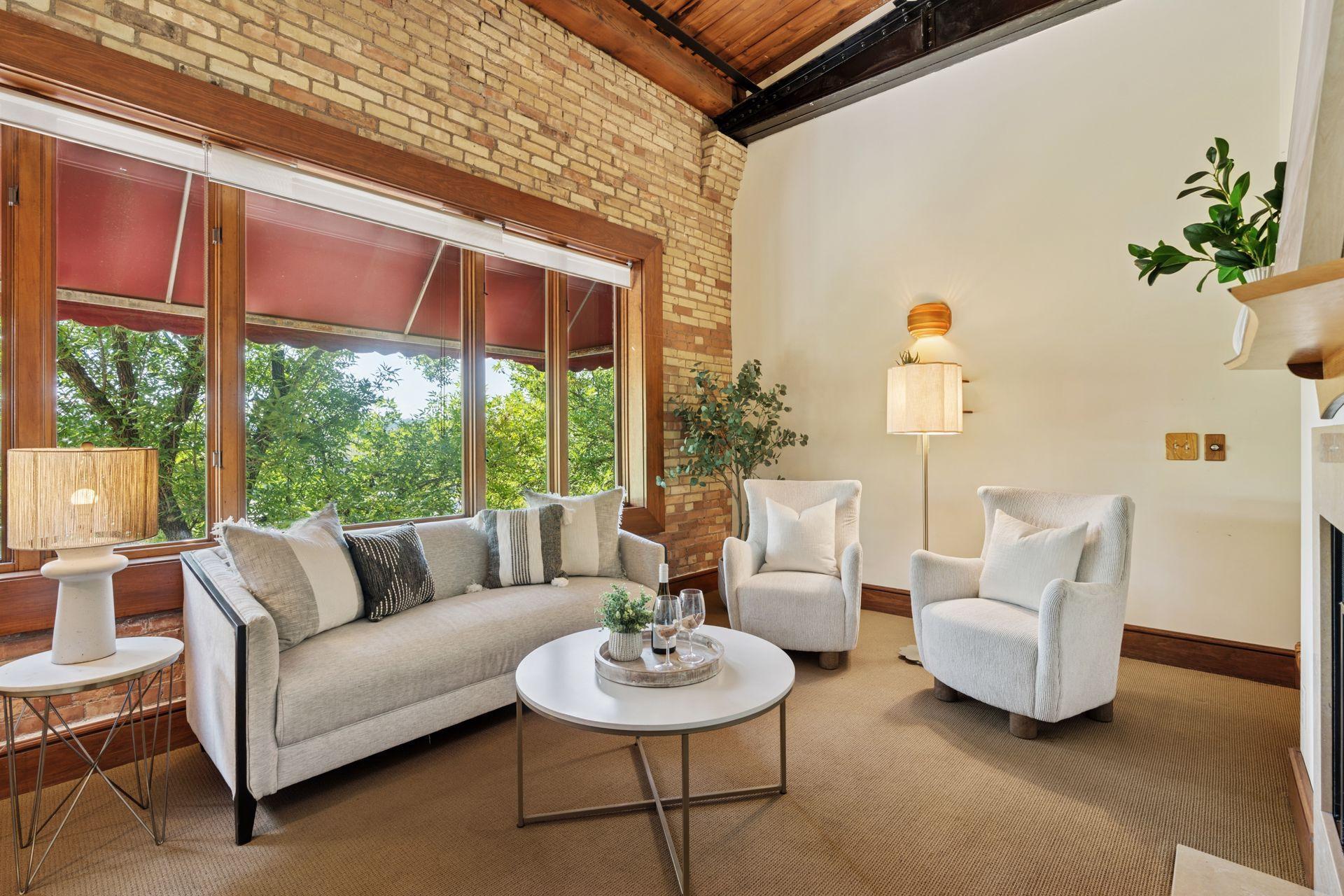 357 Kellogg Boulevard E Unit: 8