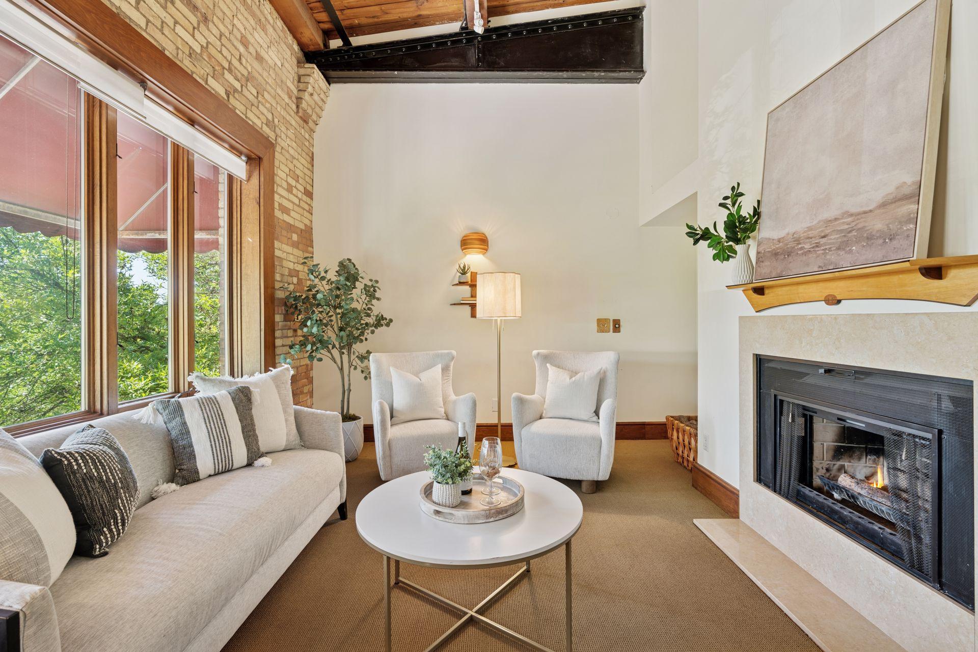 357 Kellogg Boulevard E Unit: 8