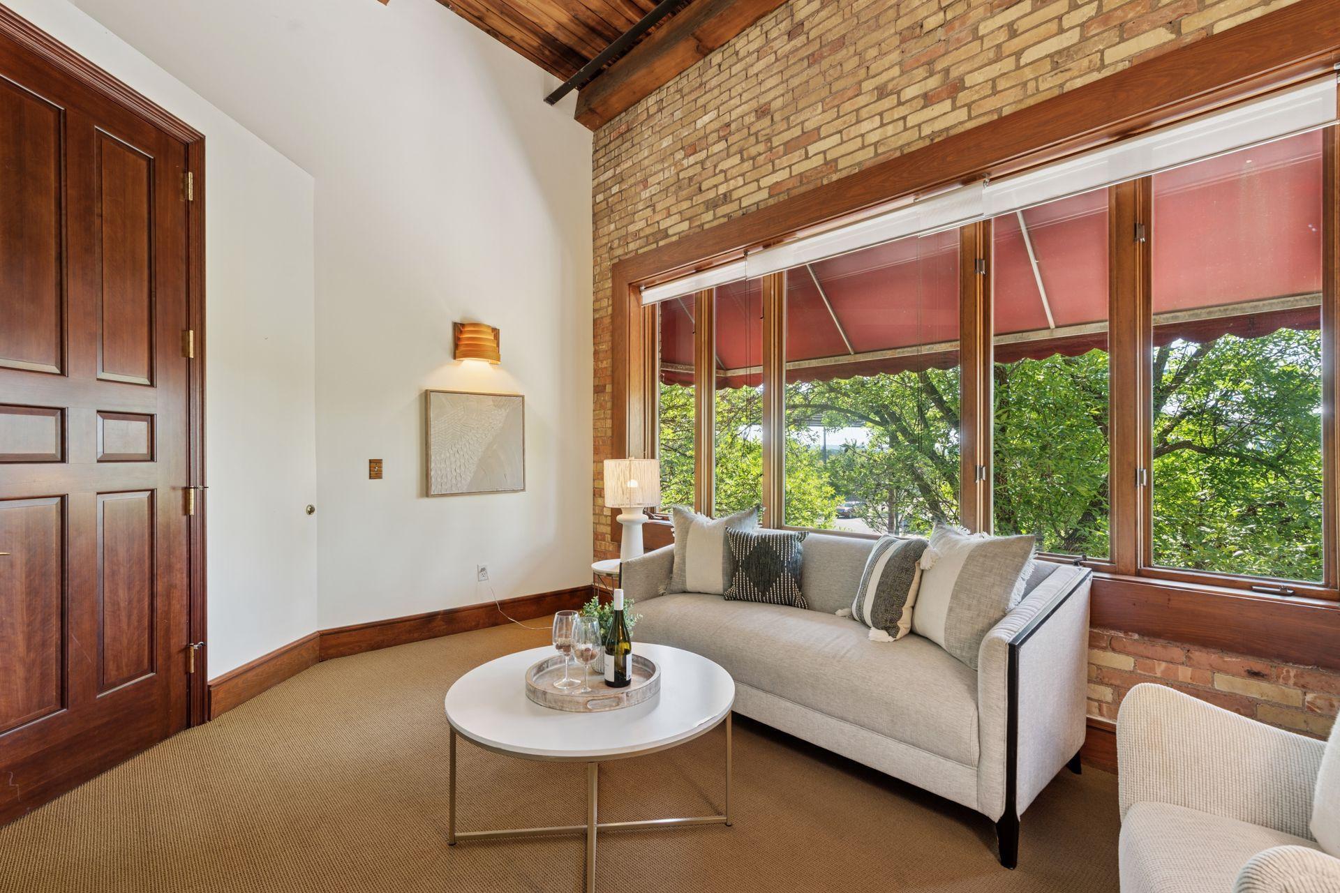 357 Kellogg Boulevard E Unit: 8