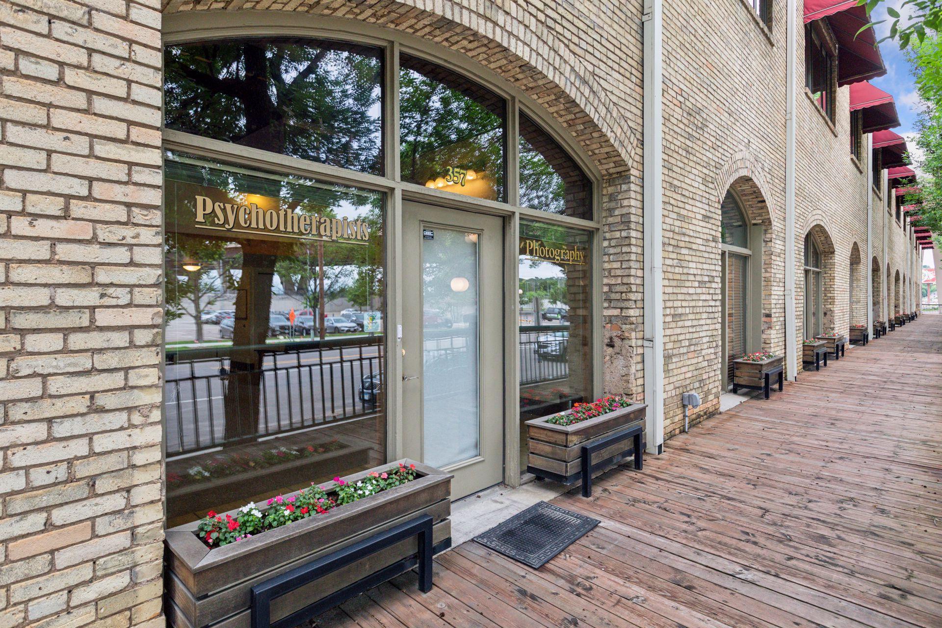 357 Kellogg Boulevard E Unit: 8