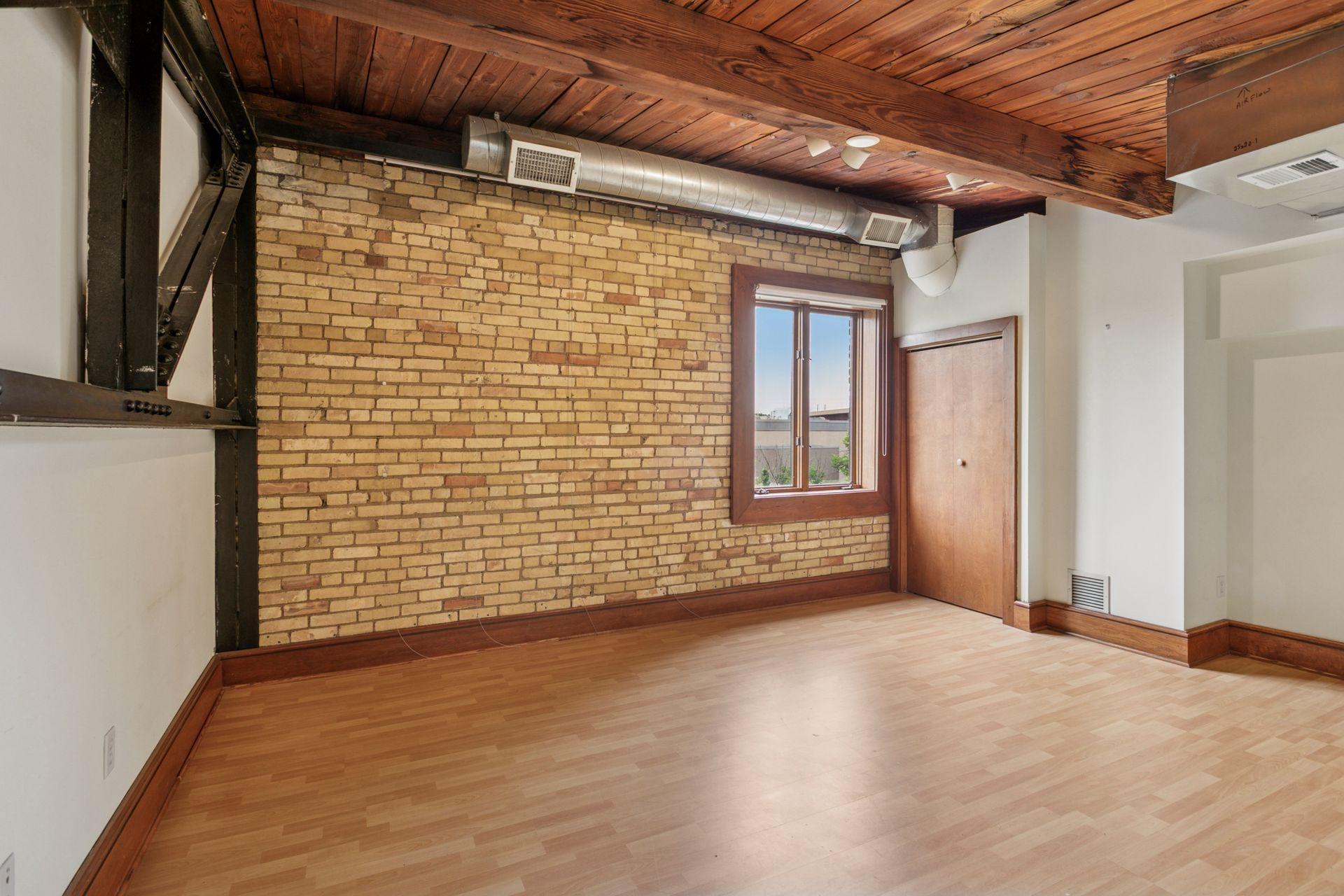 357 Kellogg Boulevard E Unit: 8