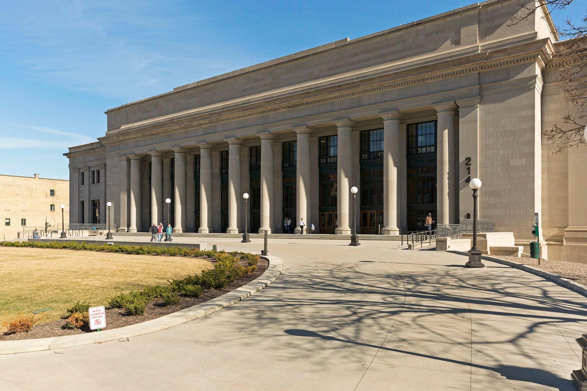 357 Kellogg Boulevard E Unit: 8