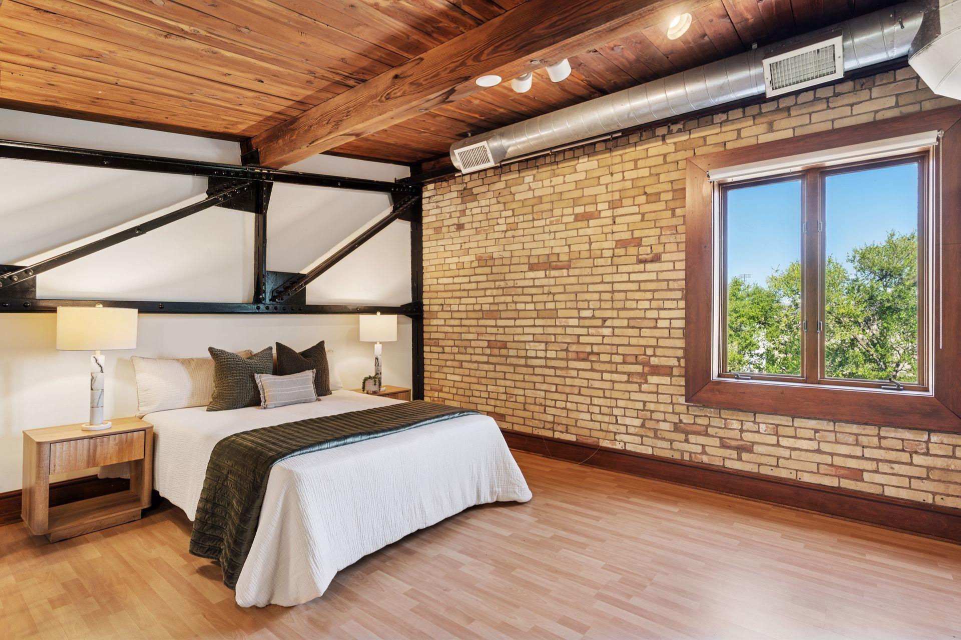 357 Kellogg Boulevard E Unit: 8