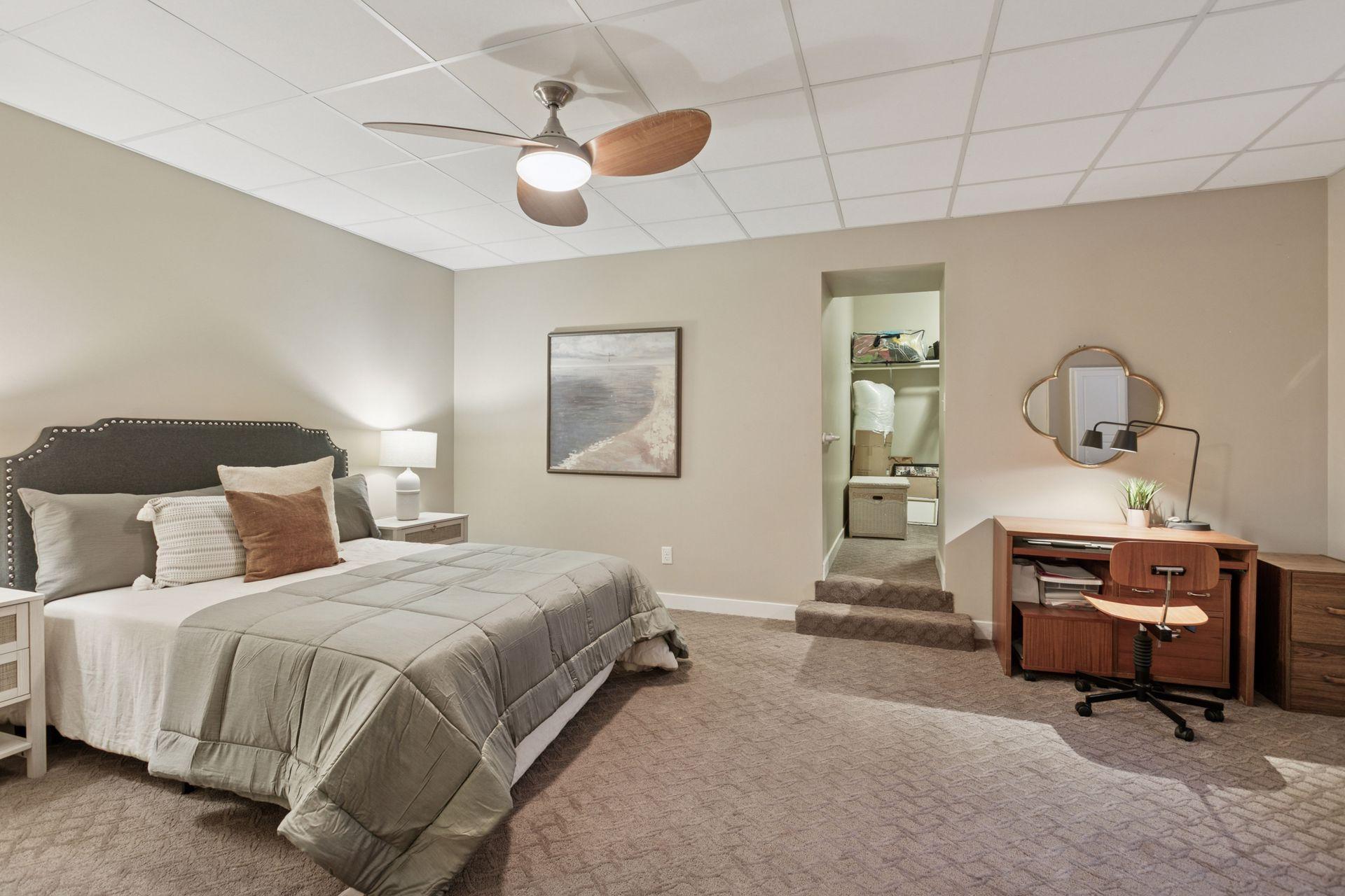 2833 Irving Avenue S