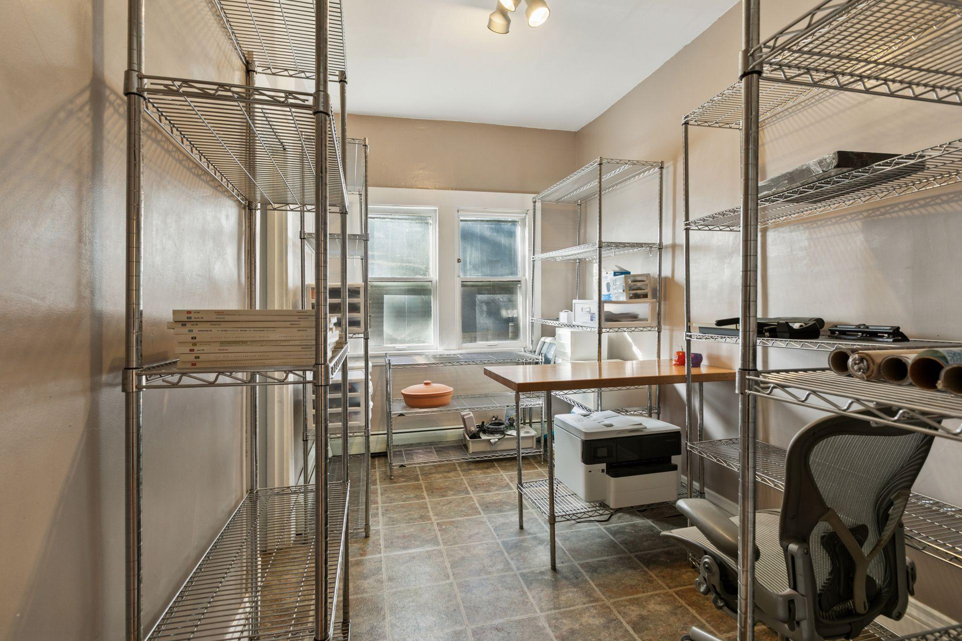 2833 Irving Avenue S