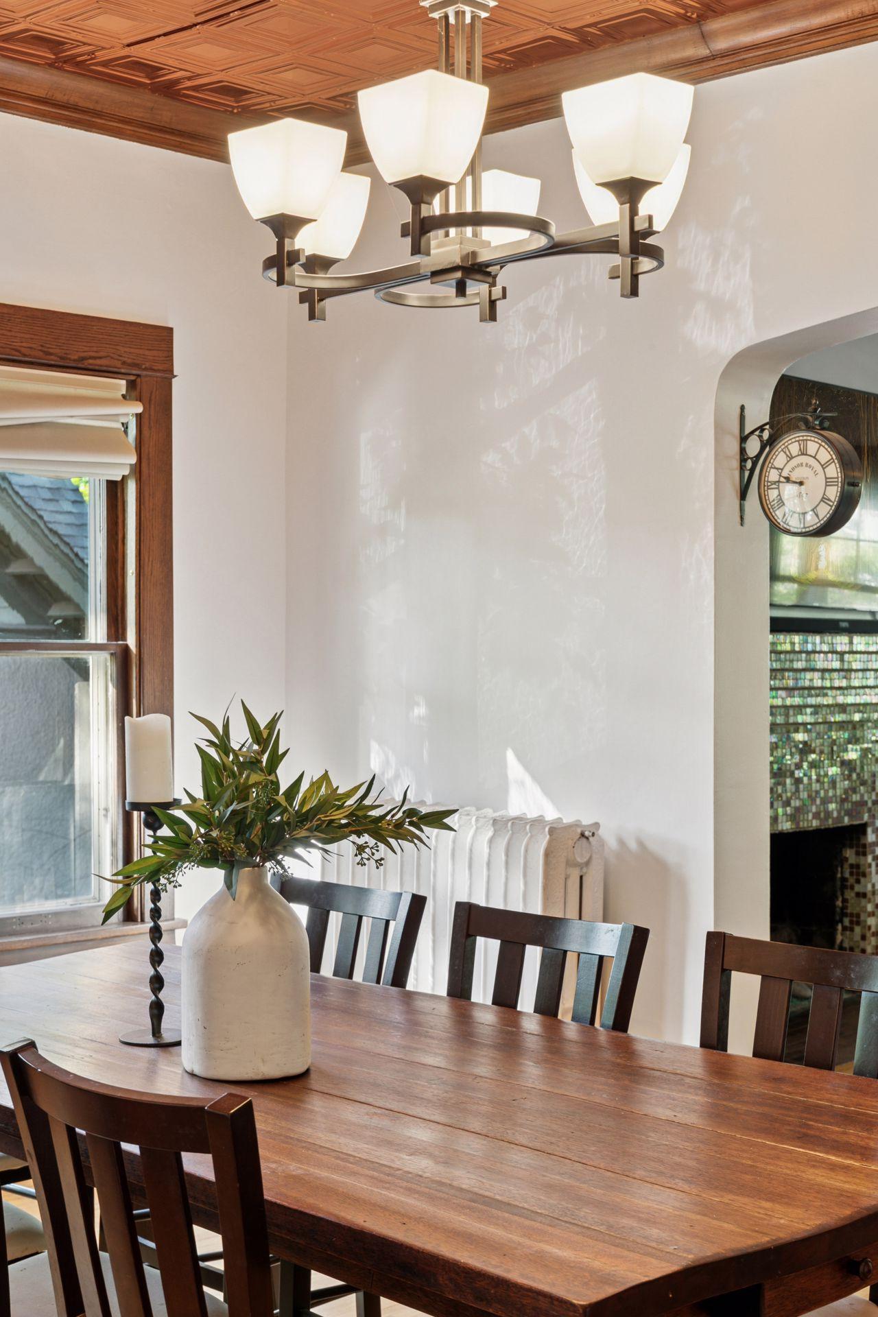 2833 Irving Avenue S