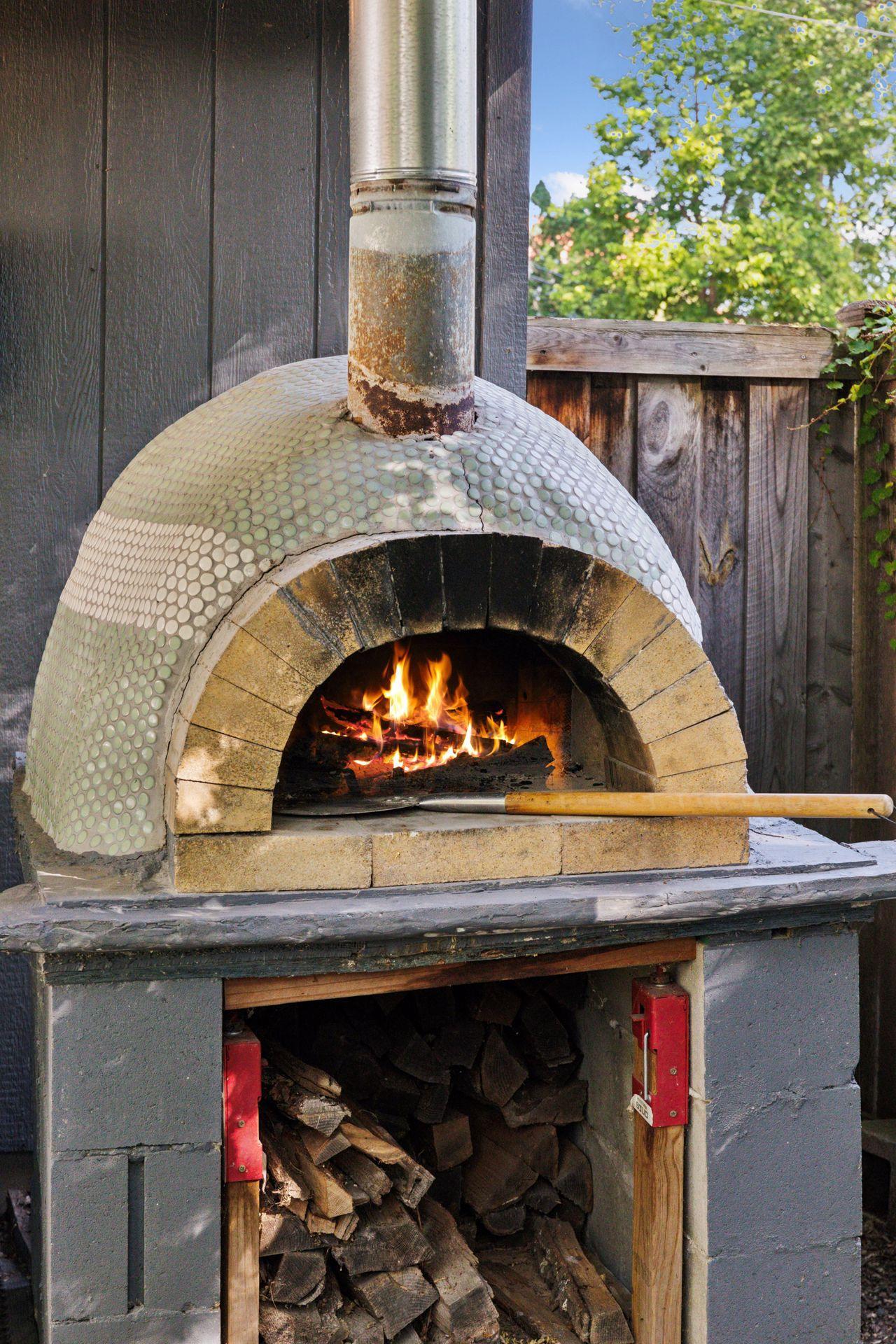 2833 Irving Avenue S