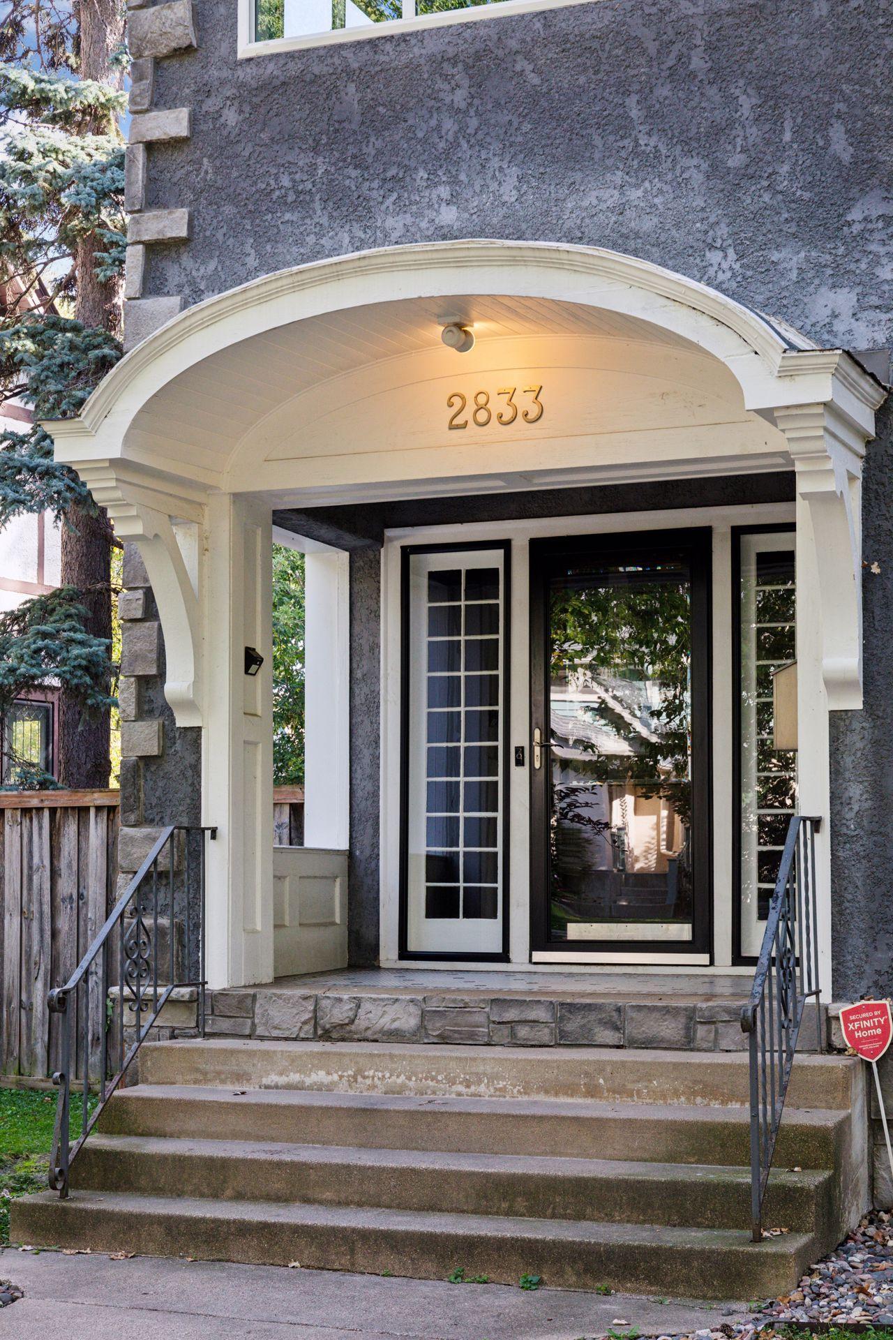 2833 Irving Avenue S