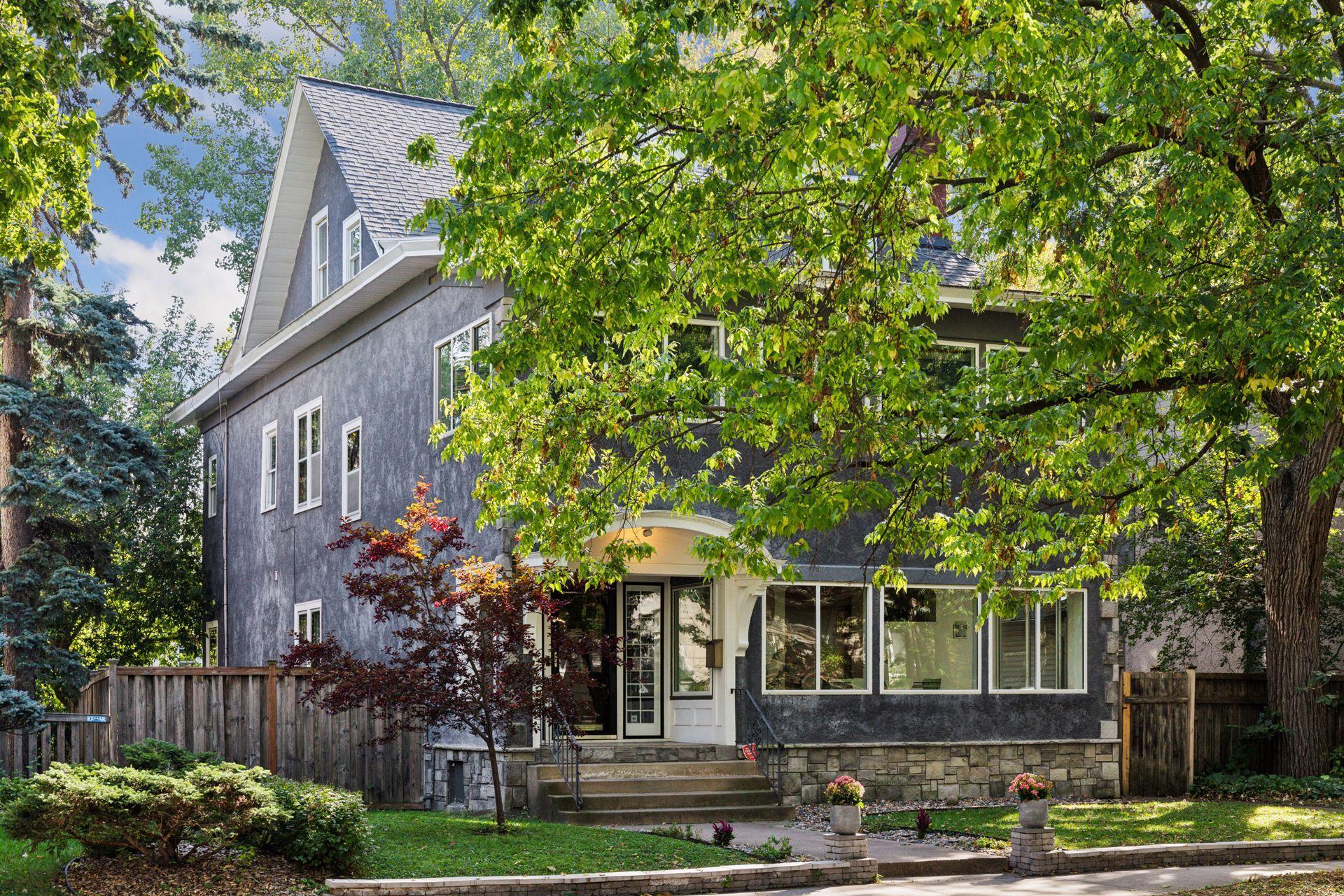 2833 Irving Avenue S